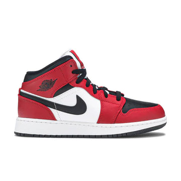 JORDAN 1 MID ‘CHICAGO BLACK TOE’